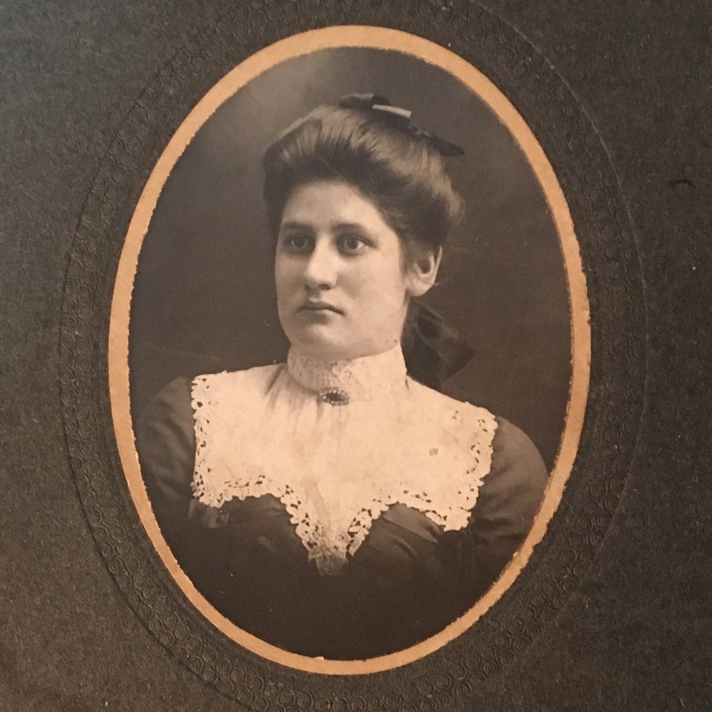 Meet your Posher, Nicole